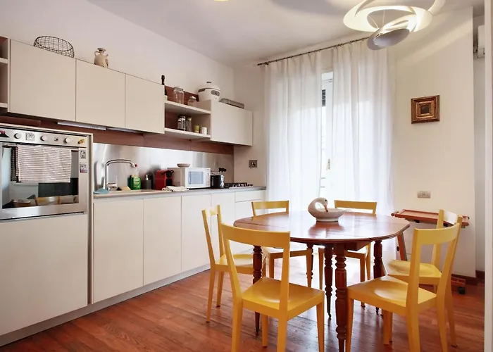 Grande Trastevere & Porta Portese Grande Apartment